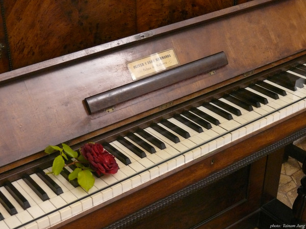 수도원에 보존된 쇼팽이 쓰던 마요르카의 피아노