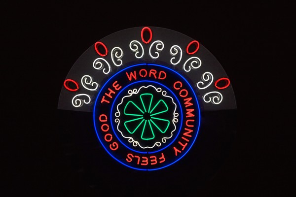 Senatore, The word comunity feels good 2022, Courtesy of the artist and Mazzoleni, London-Torino