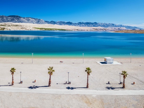 Pag beach, by Aleksandar Gospić (Croatian national Tourist Board)