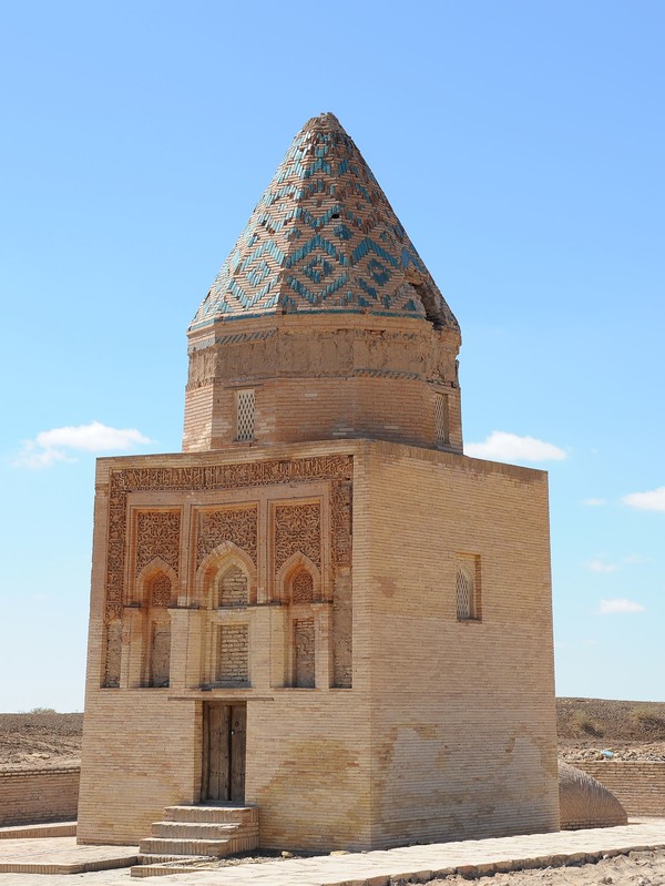 Köneürgenç. Soltan Tekeş ýadygärligi XII asyr