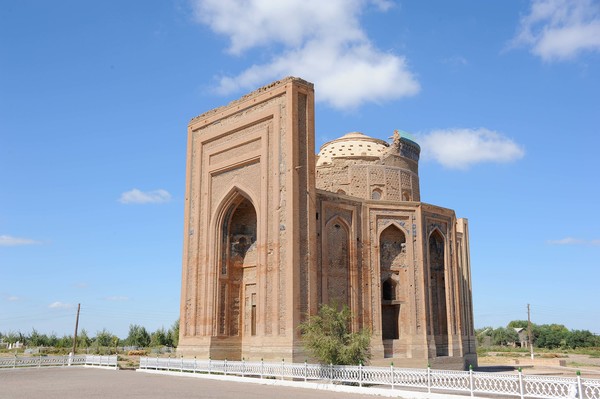 Köneürgenç. Törebeghanym ýadygärligi XIV  asyr