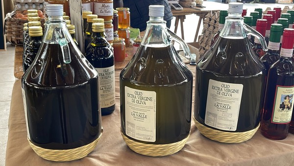Extra virgin olive oil at the Cure market in Florence
