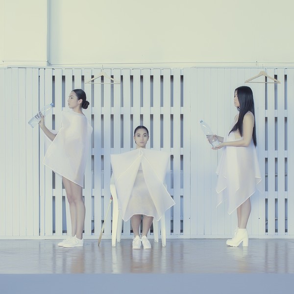 ⓒ 마리아 스바르보바 Maria svarbova  Pause, 2014  Digital Photography