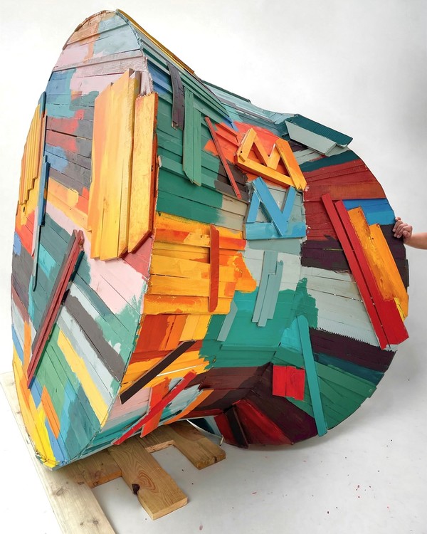 Baker Boy Cap의 목재로 만든 야외 설치물