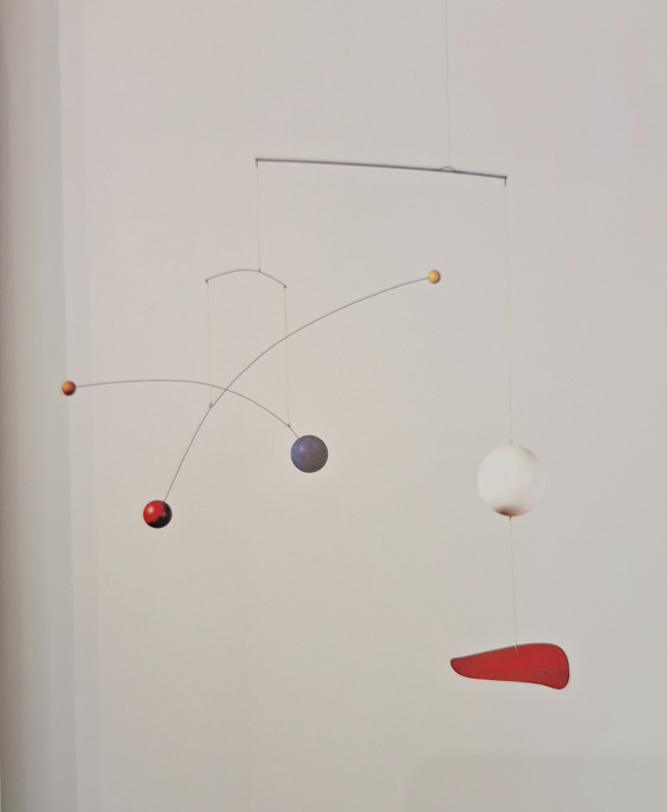 Alexander Calder Untitled 1938 나무, 철판, 철사, 물감, 끈 110,5×116,8cm
