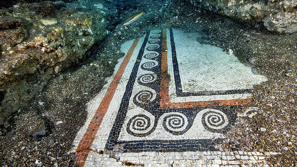 Mosaico a motivi geometriciParco Archeologico Sommerso di Baia, Bacoli, Italia© Ministero della Cultura - Parco Archeologico dei Campi Flegrei