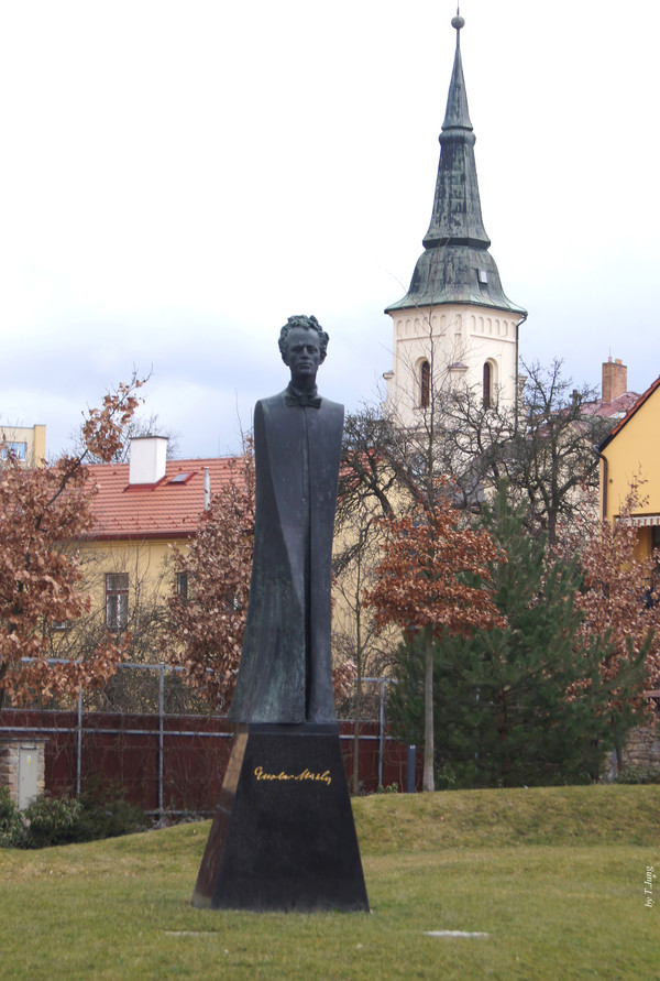 말러 공원에 세워진 말러 동상