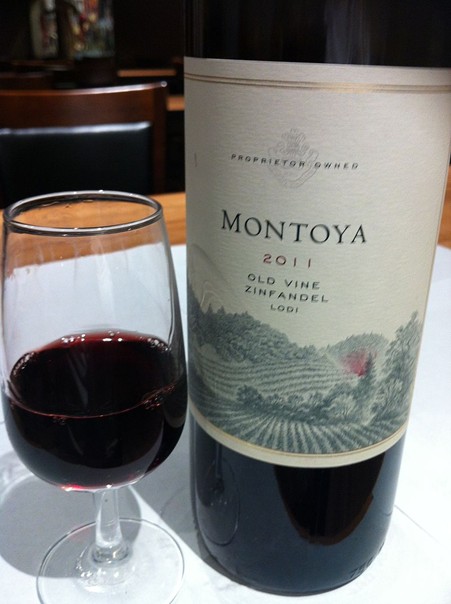 Zinfandel wine from California. Primitivo and Zinfandel grapes are genetically equivalent. Credits: CC BY-SA 3.0 www.wikipedia.org