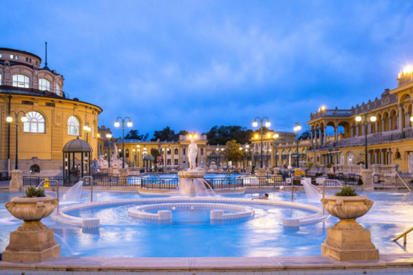 Széchenyi Bath Photo: Danubius Hotels