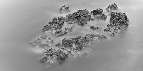 38º27’01.4”N 128º28’05.5”E 2021 Spring 2400x1200 Infrared Achromatic photography Achieving pigment print