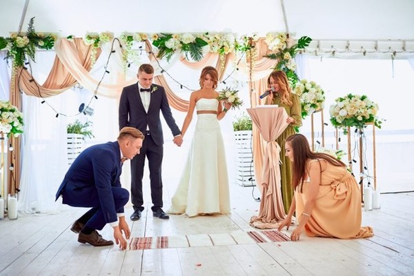 우크라이나 결혼식 장면