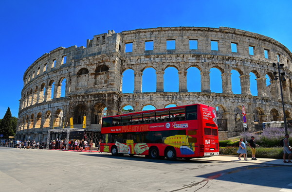 Roman Amphiteatre Pula (Kusen private collection)