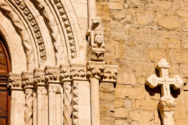 dettaglio chiesa grande