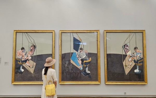 자코메티관에 전시된 프란시스 베이컨 회화