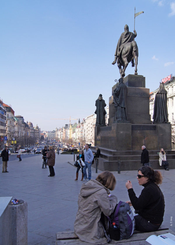 성 바쯜라프 기마상이 세워진 바쯜라프 광장