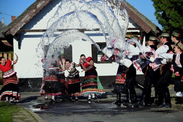 Easter sprinkling in Hollókő, UNESCO World Heritage site (Shutterstock)