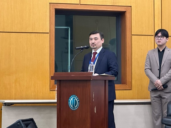 쿠릴타이 개회식에서 연설하는 누르갈리 아르스타노프 주한 카자흐스탄 대사