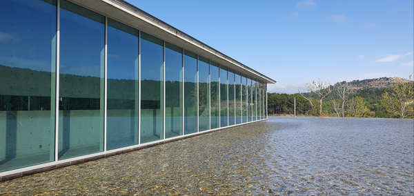 안도 타다오의 샤토 라 코스트 본관 건물