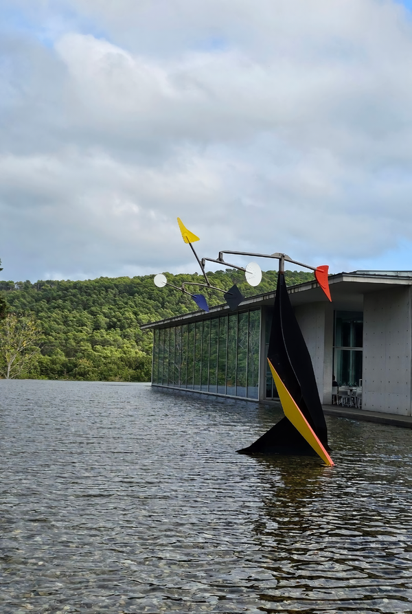 알렉산더 칼더의  모빌