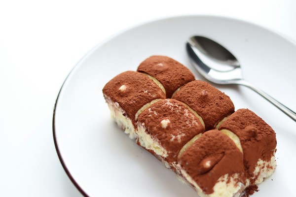 olga-petnyunene-tiramisu-unsplash