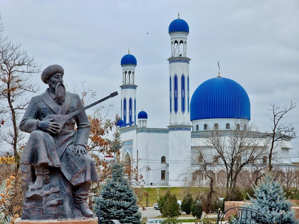 andrey-olesko-Taraz-unsplash