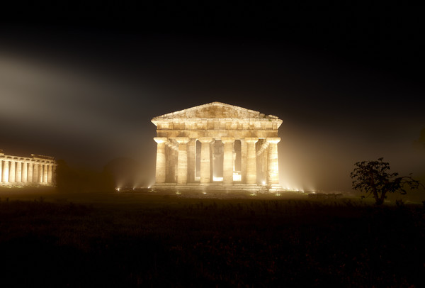 tempio illuminato grande