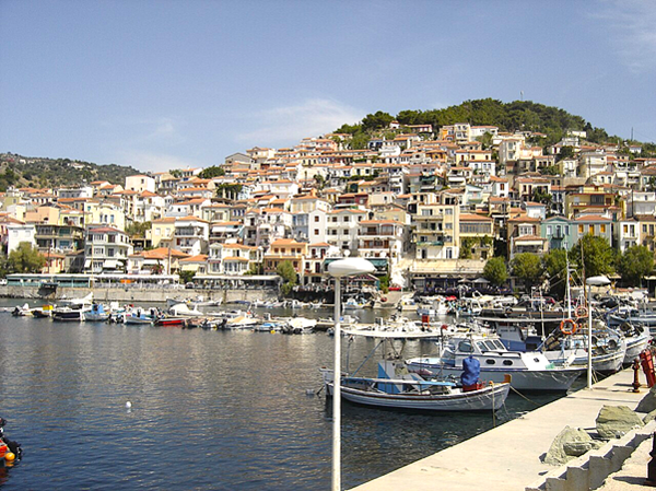 A view of Plomari, a town on the Greek island of Lesbos famous for Ouzo. Credits: CC BY-SA 3.0 www.wikipedia.org