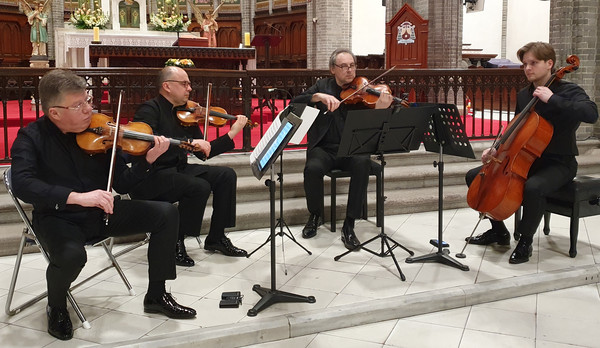 추를료니스 현악사중주단