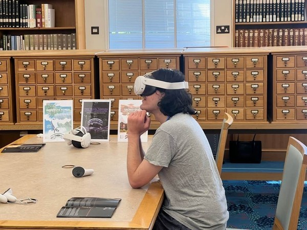 한국의 날 참가자 VR 체험 모습