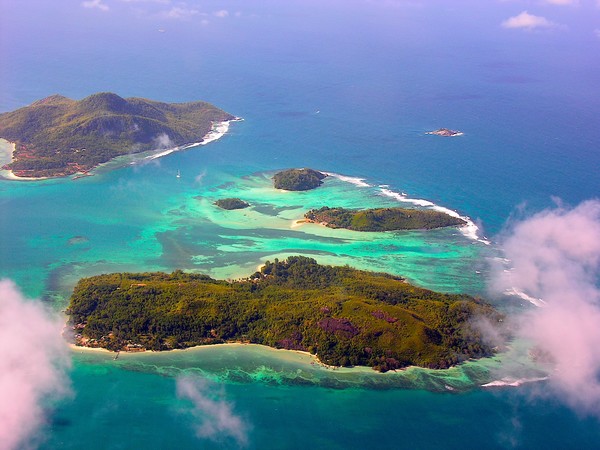 남쪽에서 본 모옌 섬. 출처 en.wikipedia.org