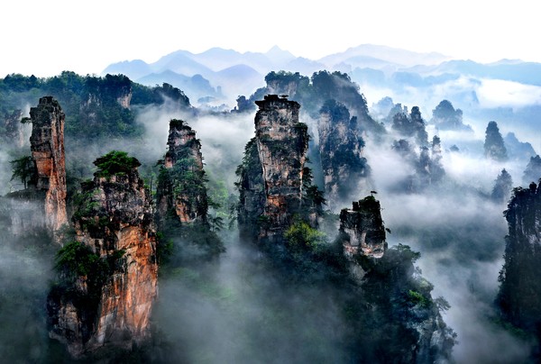 雄伟的张家界 웅위로운 장가계 ⓒ후난성문화관광청 제공