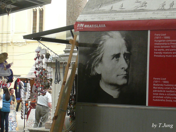 브라티슬라바 관광 홍보물에 보이는 리스트