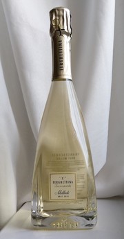 ​A bottle of Ferghettina Franciacorta. 출처: en.wikipedia.org​