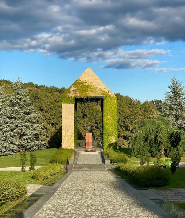 Cenotaph to Unindentified Victims of the Homeland War