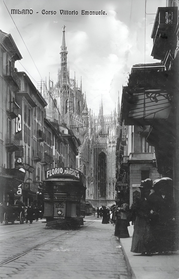 Milano, about 1900. A tram advertising Marsala Florio. Credits: Public Domain – www.wikipedia.org