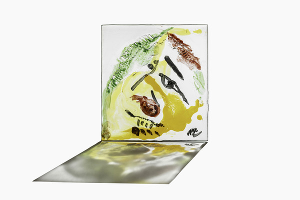 김인중, Untitled, 2024, 스테인드글라스, 24.7×27.5×1cm