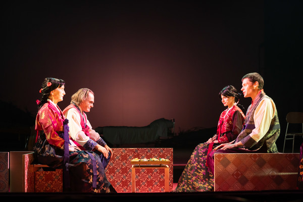 율리우시 스워바츠키 극장에서 열린 연극 '채식주의자'의 초연 사진, 사진제공: Joanna Siwiec & Bartek Barczyk