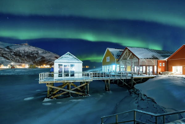 Northern lights on the Norwegian island of Sommarøy. Credit Sommarøy Adventure 출처 orbitaltoday.com