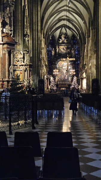 슈테판 대성당 내부