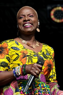 Festival_du_Bout_du_Monde_2019_-_Angélique_Kidjo_-_055
