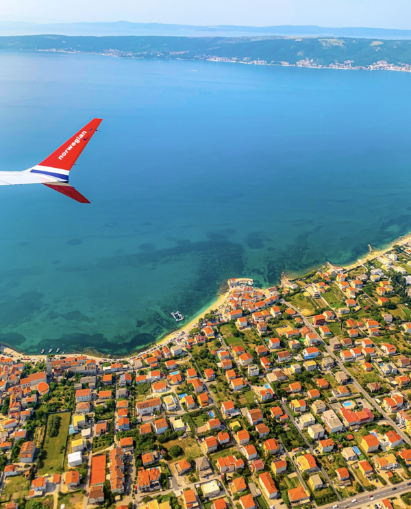 붉은 지붕과 푸른 아드리아해가 어우러진 스플리트의 전경 (사진제공_CNTB)