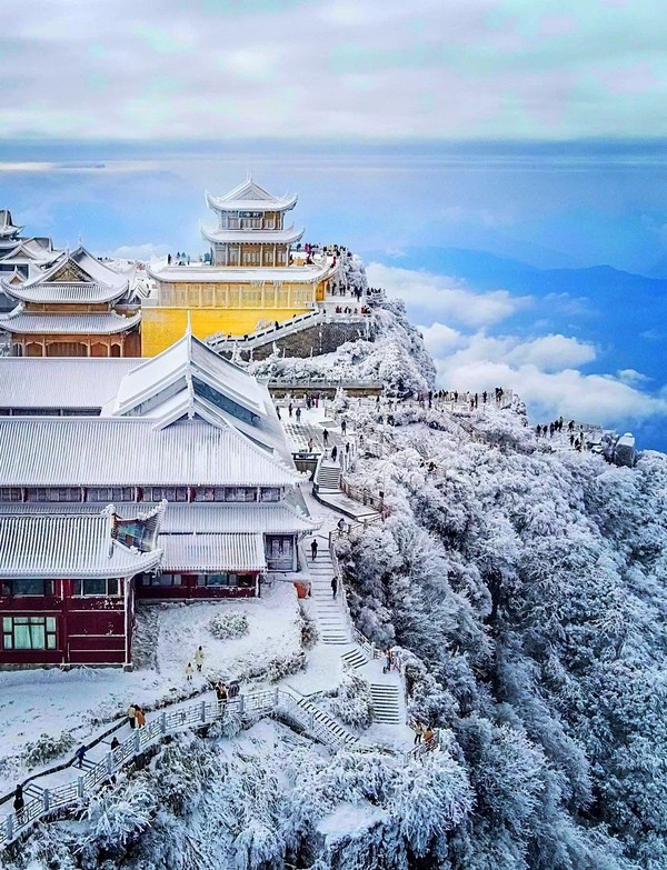 ⓒ쓰촨성문화관광청 제공, 峨眉山的雪景 아미산의 설경