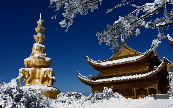 ⓒ쓰촨성문화관광청 제공, 美丽的峨眉山金顶雪景 아름다운 아미산의 금정 설경