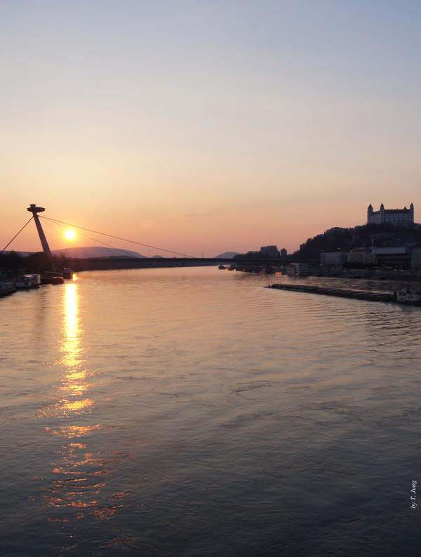 브라티슬라바를 관통하는 도나우 강.