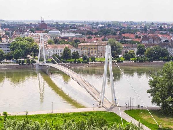 Pedestrian bridge (by Igor Seler, CNTB)