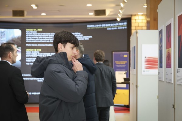 “우크라이나, 러시아 전면 침공에 맞선 4년의 저항과 희망” 전시회 / 2026년2월4일 서초구청